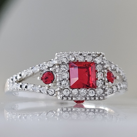 Swarovski Garnet Gemstone ring, 925 Sterling Silver Charmed Aroma - Picture 6 of 7